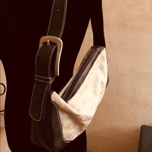 Leather shoulder bag